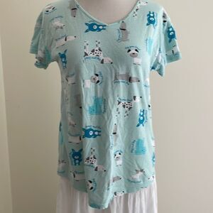 Secret treasures sleepwear top with dogs print on it women’s small 4–6